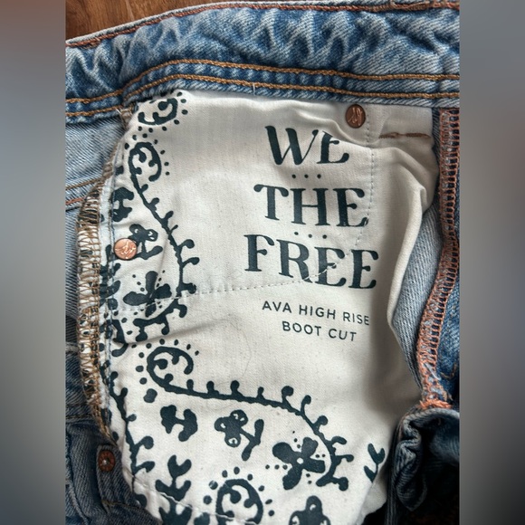 Free People We the Free Ava High Rise Bootcut jeans tag 26, size 28 light wash - Picture 4 of 6